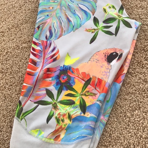 NIKE Size M multi bird/ leaf print sports leggings - Picture 6 of 9